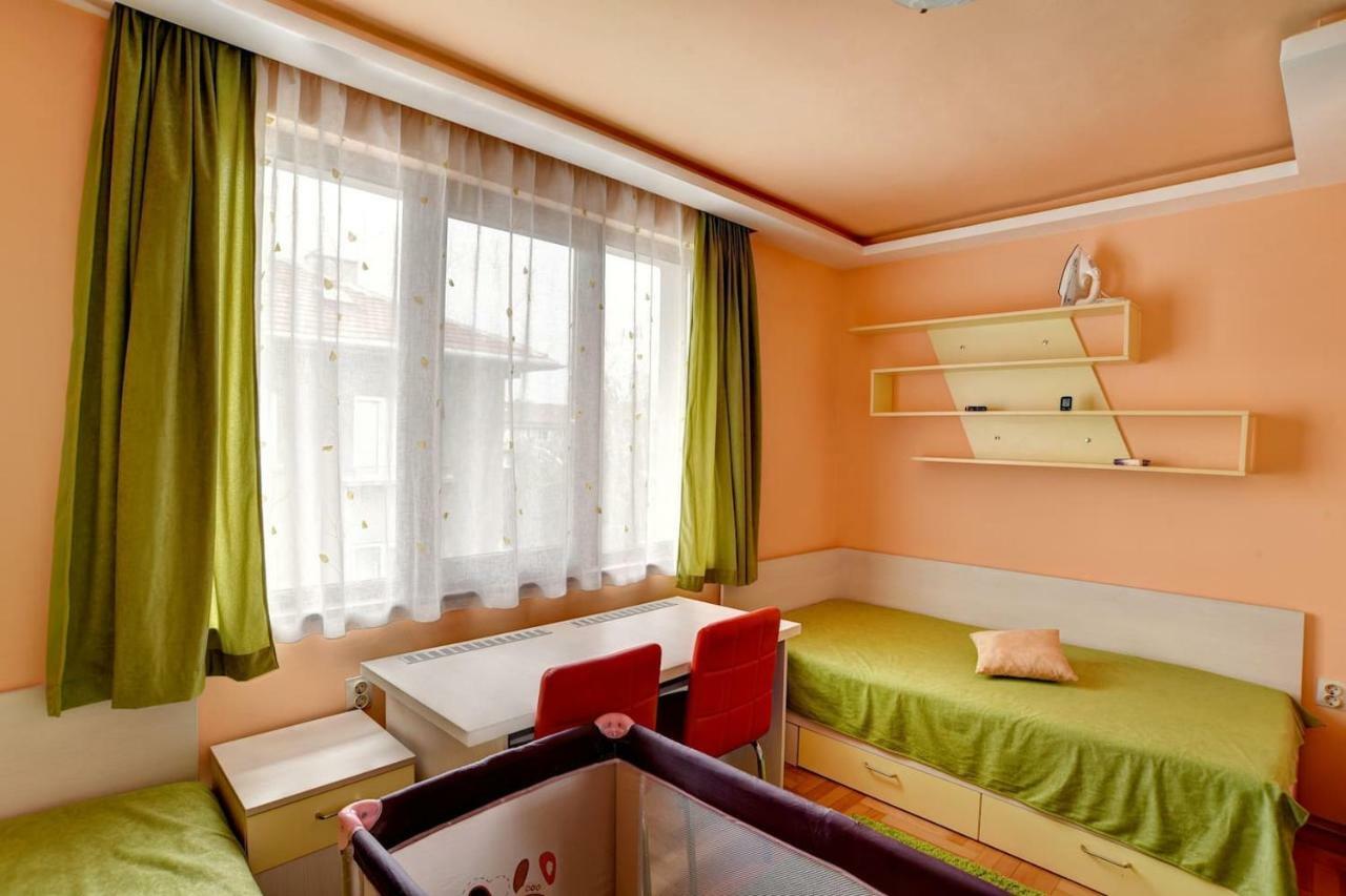 Spacious And Stylish Apartment In The Heart Of Sofia Plus Parking 외부 사진