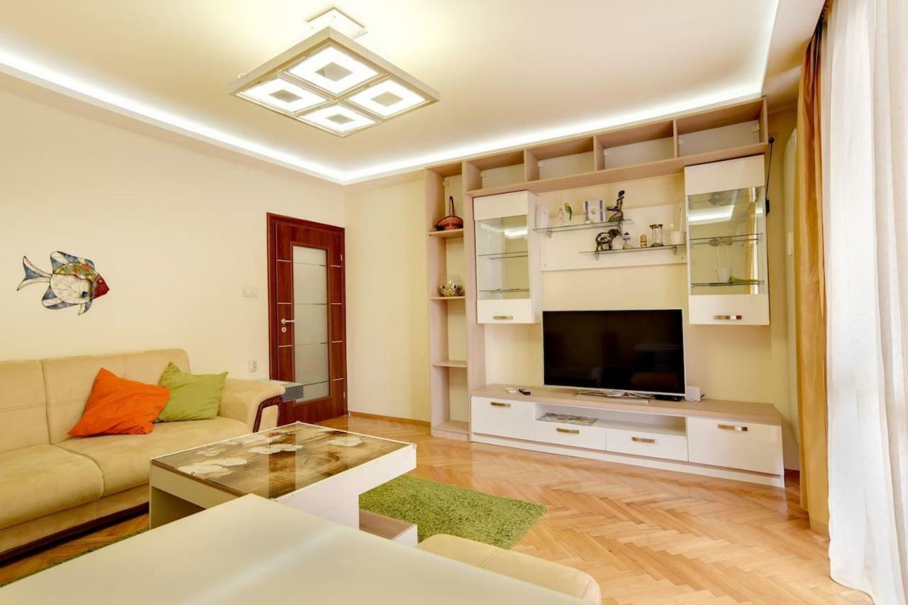 Spacious And Stylish Apartment In The Heart Of Sofia Plus Parking 외부 사진