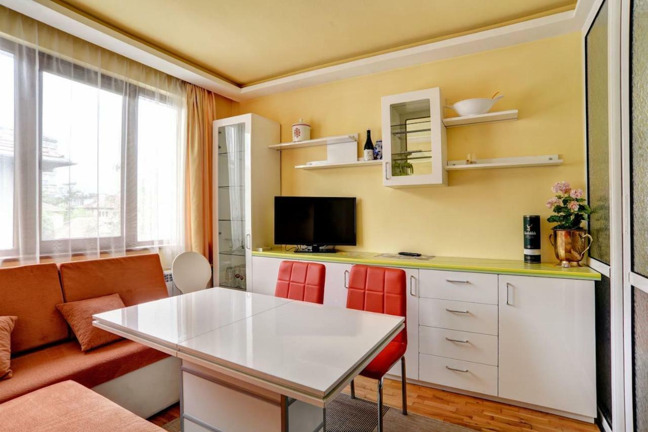 Spacious And Stylish Apartment In The Heart Of Sofia Plus Parking 외부 사진
