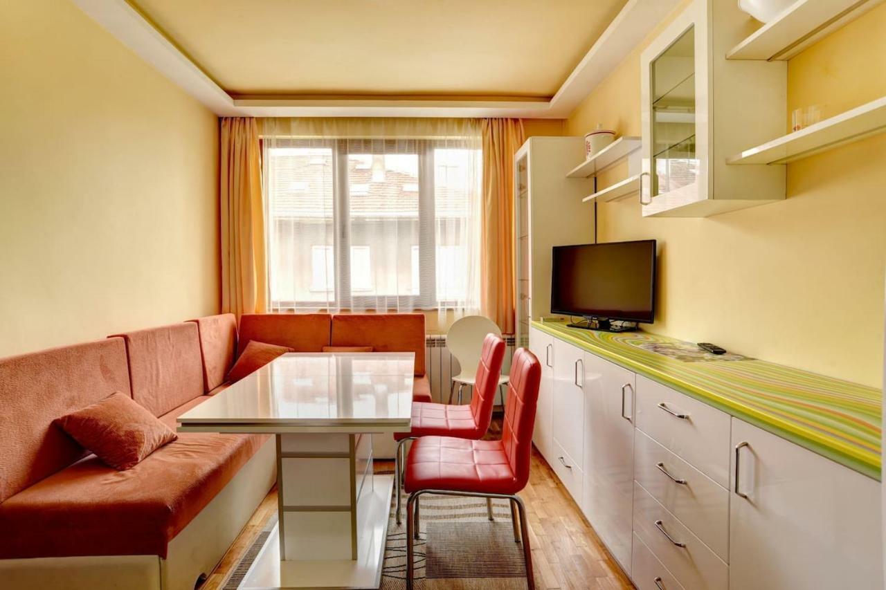 Spacious And Stylish Apartment In The Heart Of Sofia Plus Parking 외부 사진